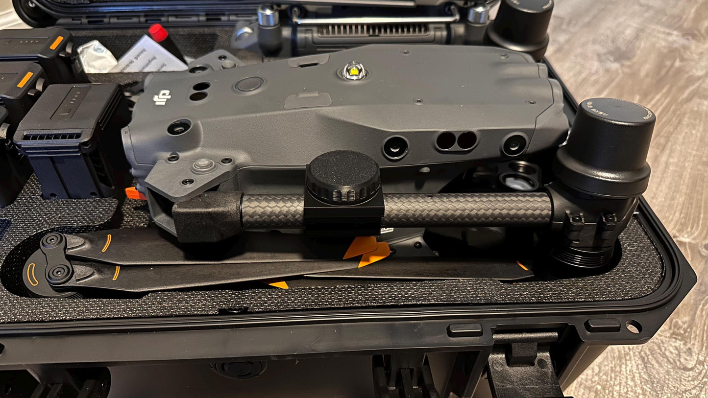 DJI Matrice 30T Arm Mount: Firehouse Strobe, Air Tag, Tracki GPS Display Plaque